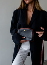Load image into Gallery viewer, Vintage Black Leather Handbag
