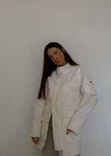 Load image into Gallery viewer, Vintage LEVI&#39;S White Oversized Winter Coat
